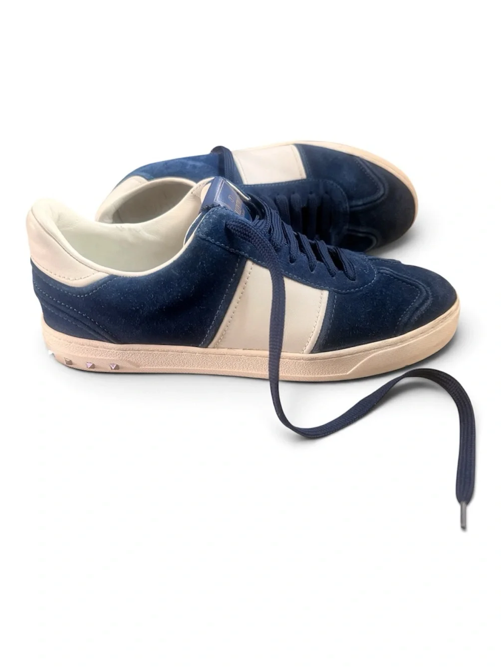 Valentino Garavani Flycrew Low-Top Sneakers In Navy Blue Suede
